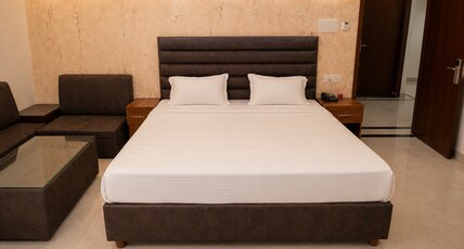 HOTEL MAURYA GREENS Room Type - Junior Suite