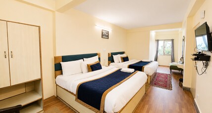 The Ashoka @300mts walkable from Mall Road Shimla Room Type - Family Room