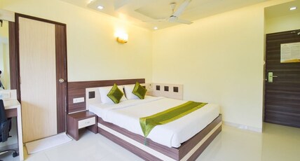 Hotel Palliate Room Type - EXECUTIVE ROOM (Unmarried couples are not allowed)