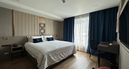 GLOW Sukhumvit 5 Room Type - Executive Family Suite