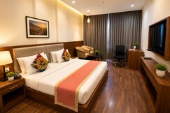 Hotel Regal By Rhytham