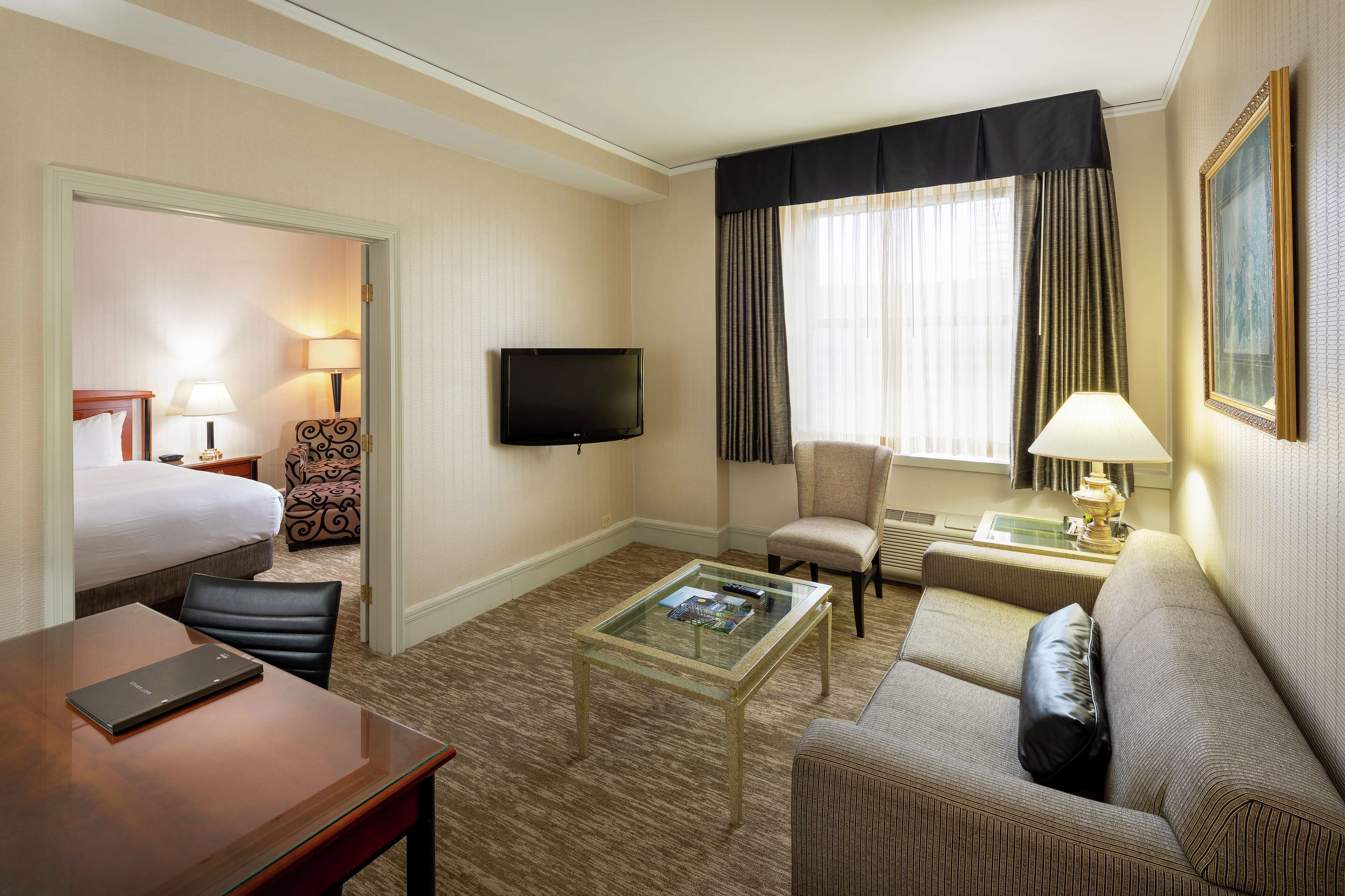 Hilton Cincinnati Netherland Plaza - Tap to explore photos