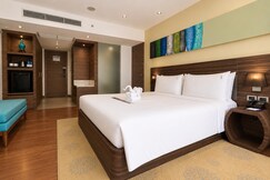 Holiday Inn Resort Phuket Karon Beach, an IHG Hotel