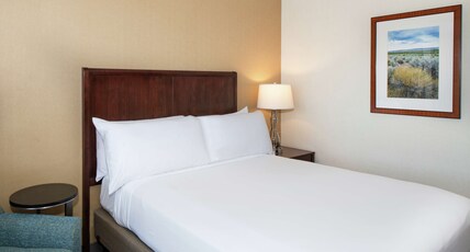 DoubleTree by Hilton Hotel Portland Room Type - 1KG MOB HEAR ACC RI-SHW