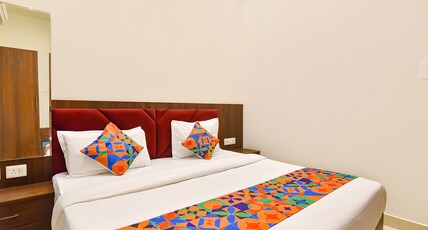 FabHotel Golden Sapphire Room Type - Deluxe Room
