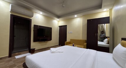 Hotel Shantam Regency Room Type - Deluxe Rooms