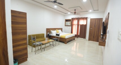 Dream World Hotel Room Type - Super Deluxe Room
