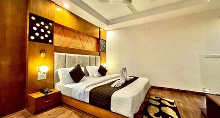 Portrait Near Mall Road Mussoorie Room Type - Deluxe Room Non View