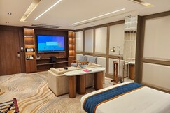 Hotel The Park Gate @ 1 min from Chandigarh Mohali Manali  Highway