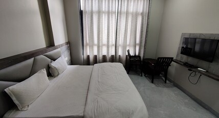 Hotel Ashirwad Room Type - Deluxe Double Room