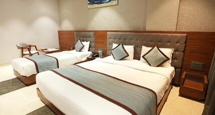 ALAUKIK HOTEL Room Type - Triple Room