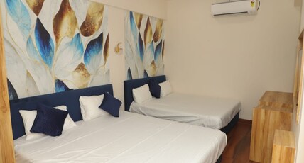 Hotel shree mahakal krapa Room Type - Luxury four bed