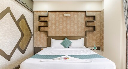 Acco Maxx Room Type - Deluxe Double Bed