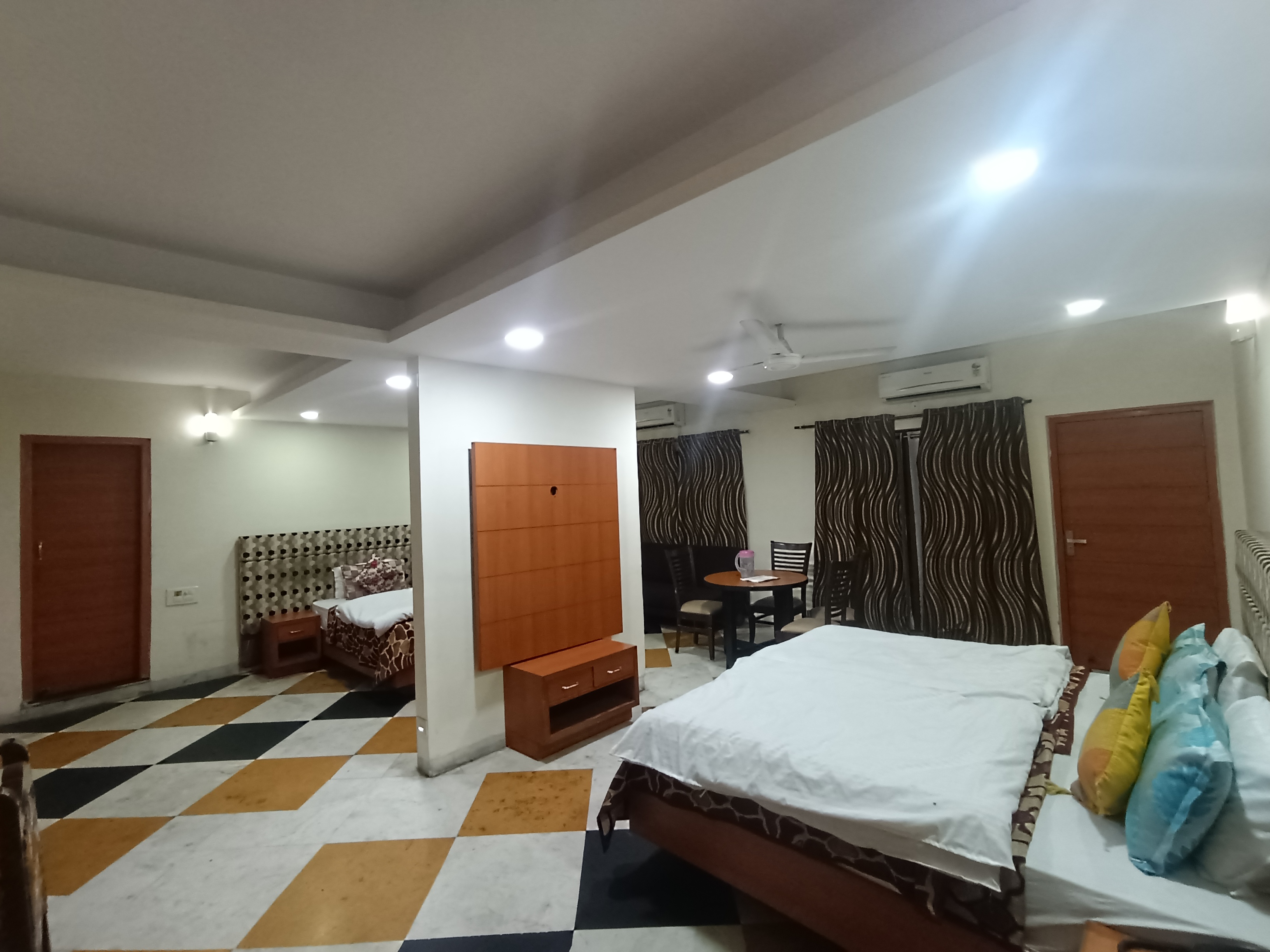 Hotel Ganga Azure @ Har Ki Pauri Road Room Type - FAMILY SUITE