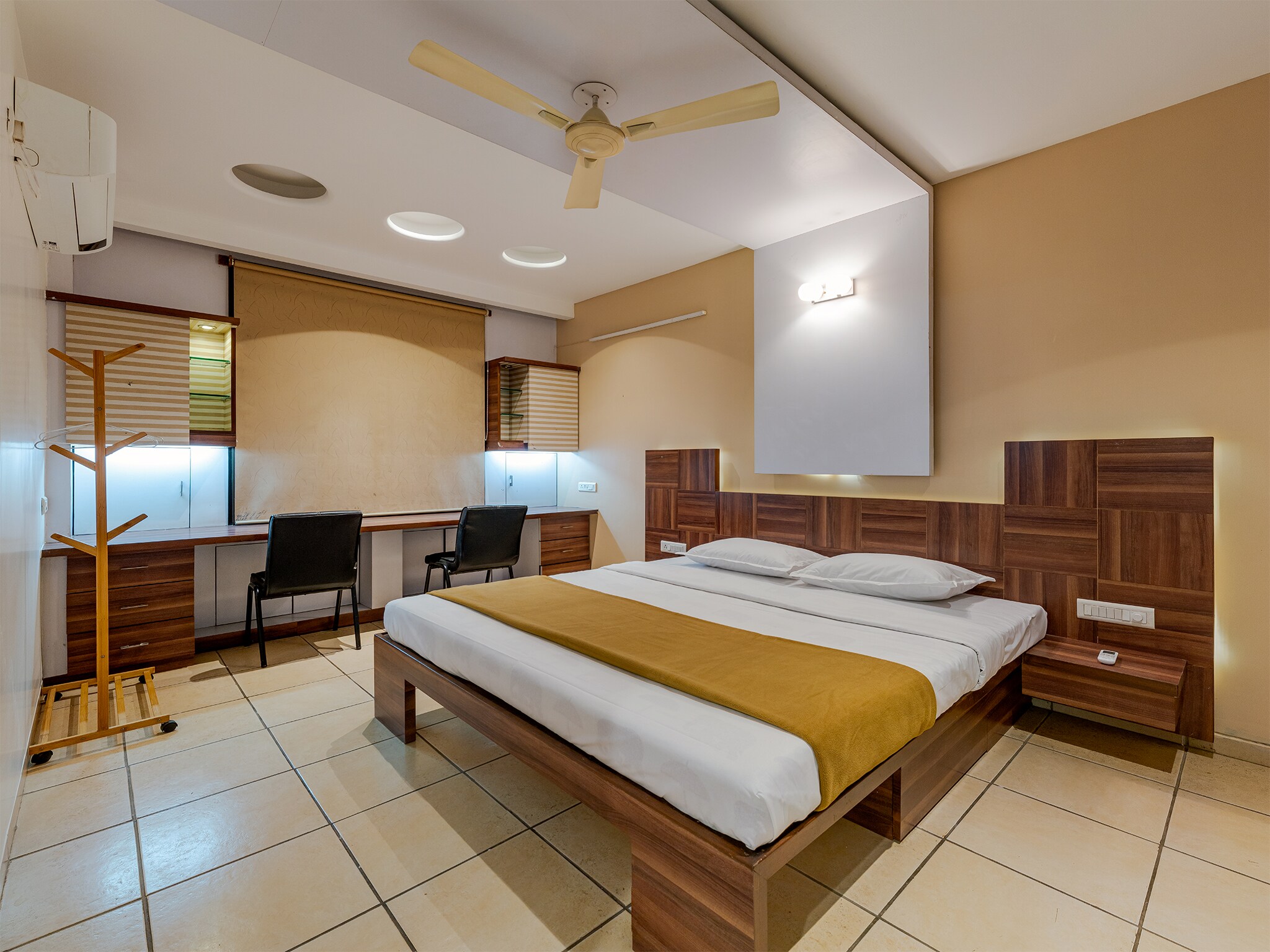 Giriraj Homestay 3BHK Bunglow with driver room - Tap to explore photos