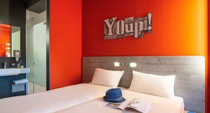 ibis budget Amsterdam Airport Room Type - Standard Room with 2 single beds ibis budget Amsterdam Airport Room Type - Standard Room with 2 single beds