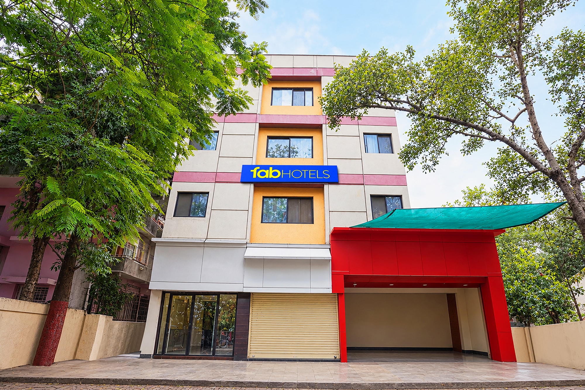 FabHotel Sai Seva - Tap to explore photos