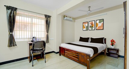 Super Townhouse Saibaba Colony Bus Terminal Formerly S M Residency Room Type - Classic