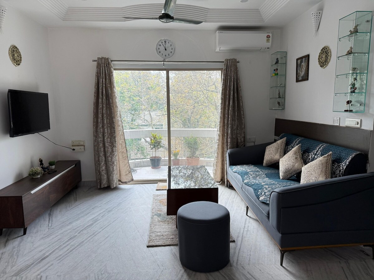 Central 2 5BHK Near Hospitals Attractions - Tap to explore photos