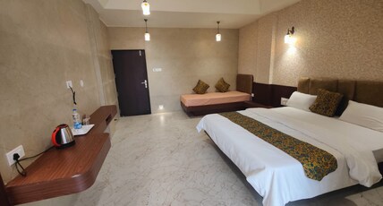 Hotel Ellora Palace Room Type - AC LUXURY 3 BED ROOM WITH BALCONY