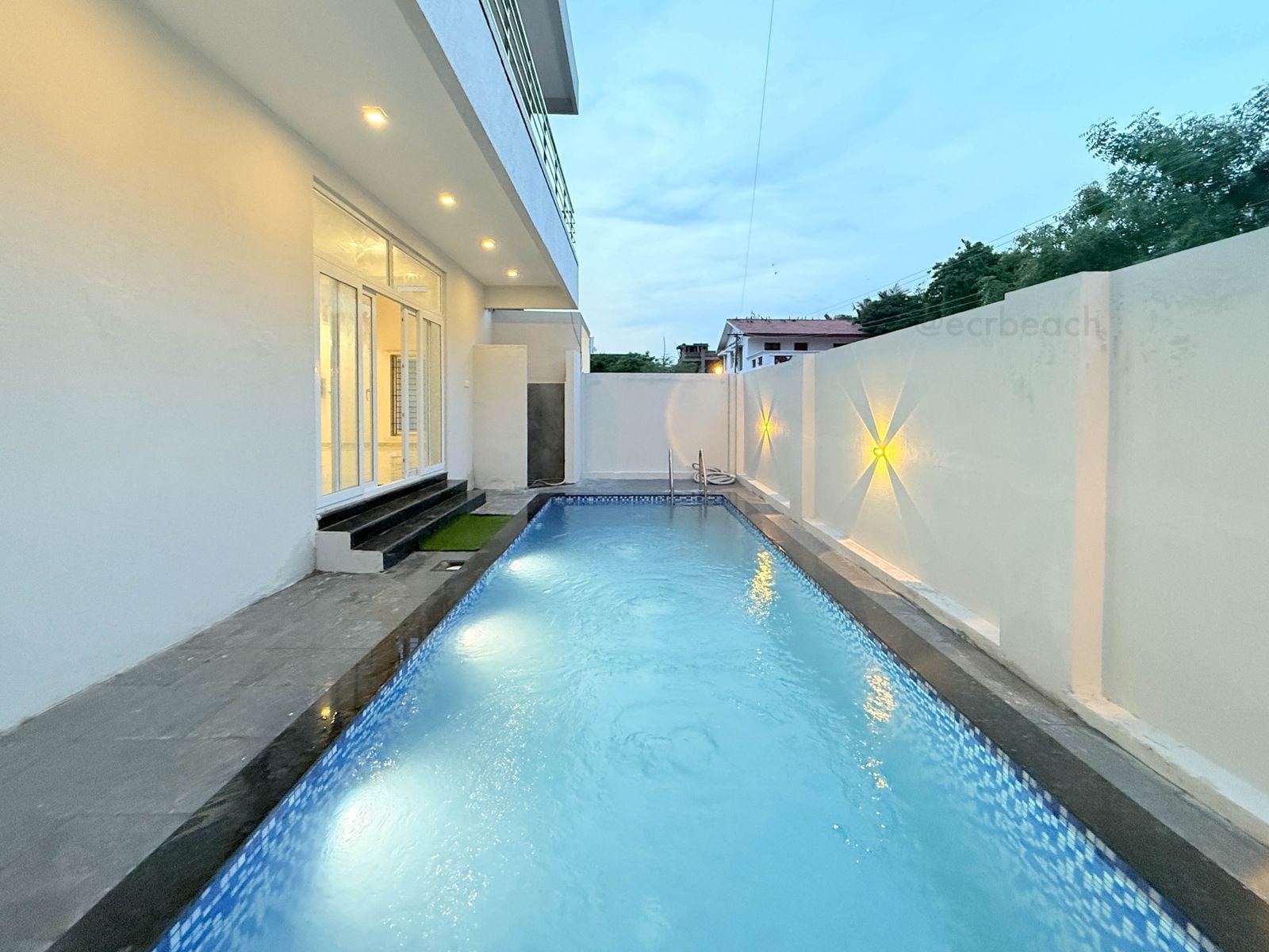 Seashell Beach Villa - Tap to explore photos