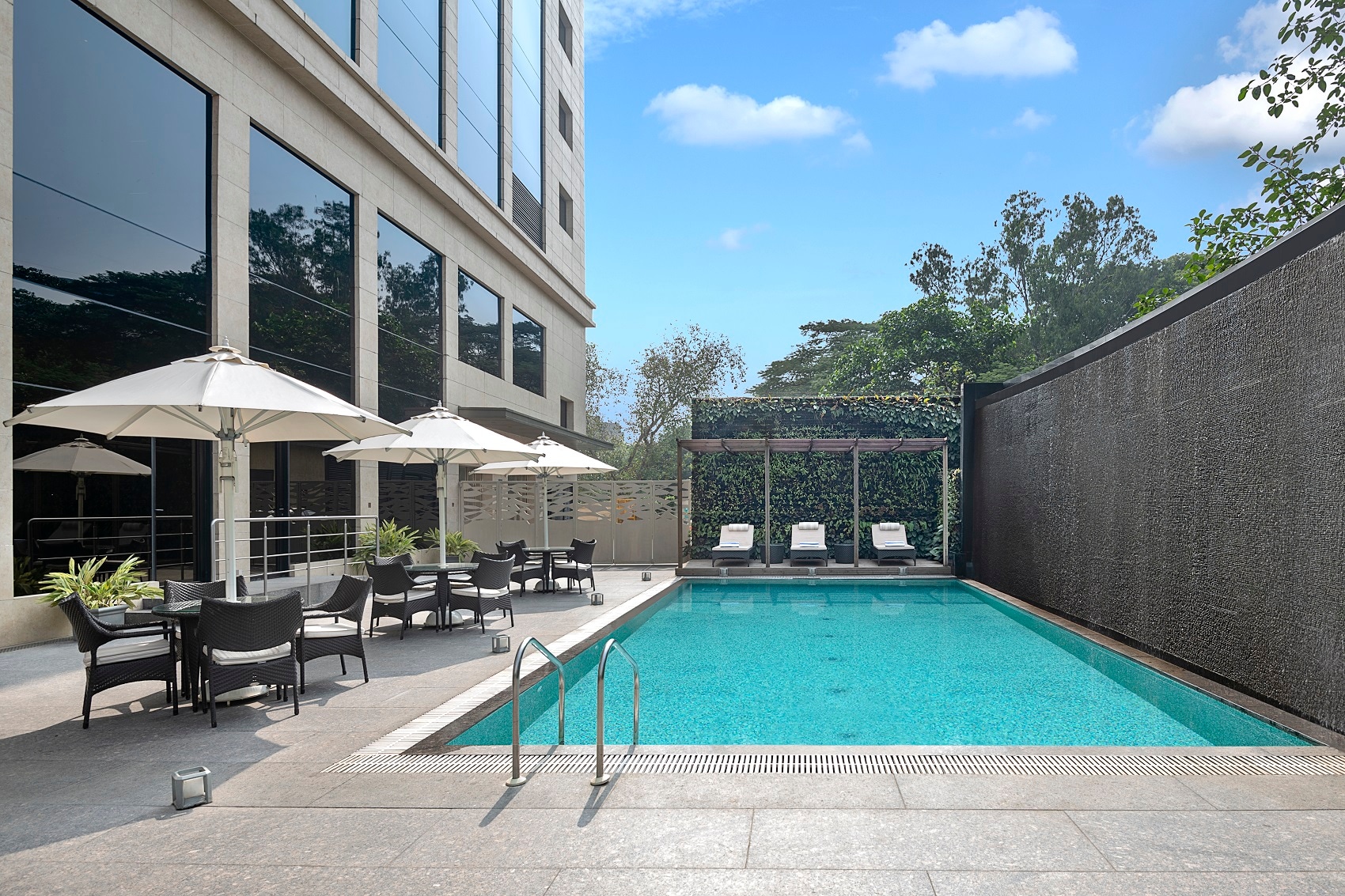 Radisson Mumbai Andheri MIDC - Tap to explore photos