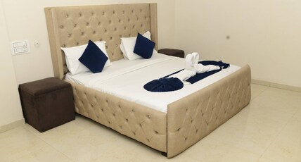 Hotel The White Palace Room Type - Double Bed Non Ac Room