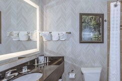 DoubleTree by Hilton North Charleston - Convention Center