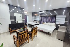 K.D Homes | 5Min from GNRC and Downtown Hospital