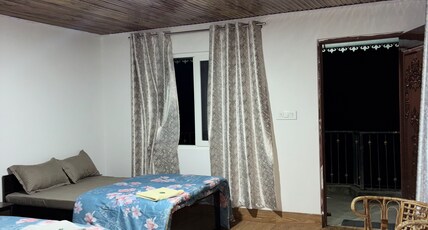 Guras Homestay Chimney Room Type - Family room with open valley view Mountain View Guras Homestay Chimney Room Type - Family room with open valley view Mountain View
