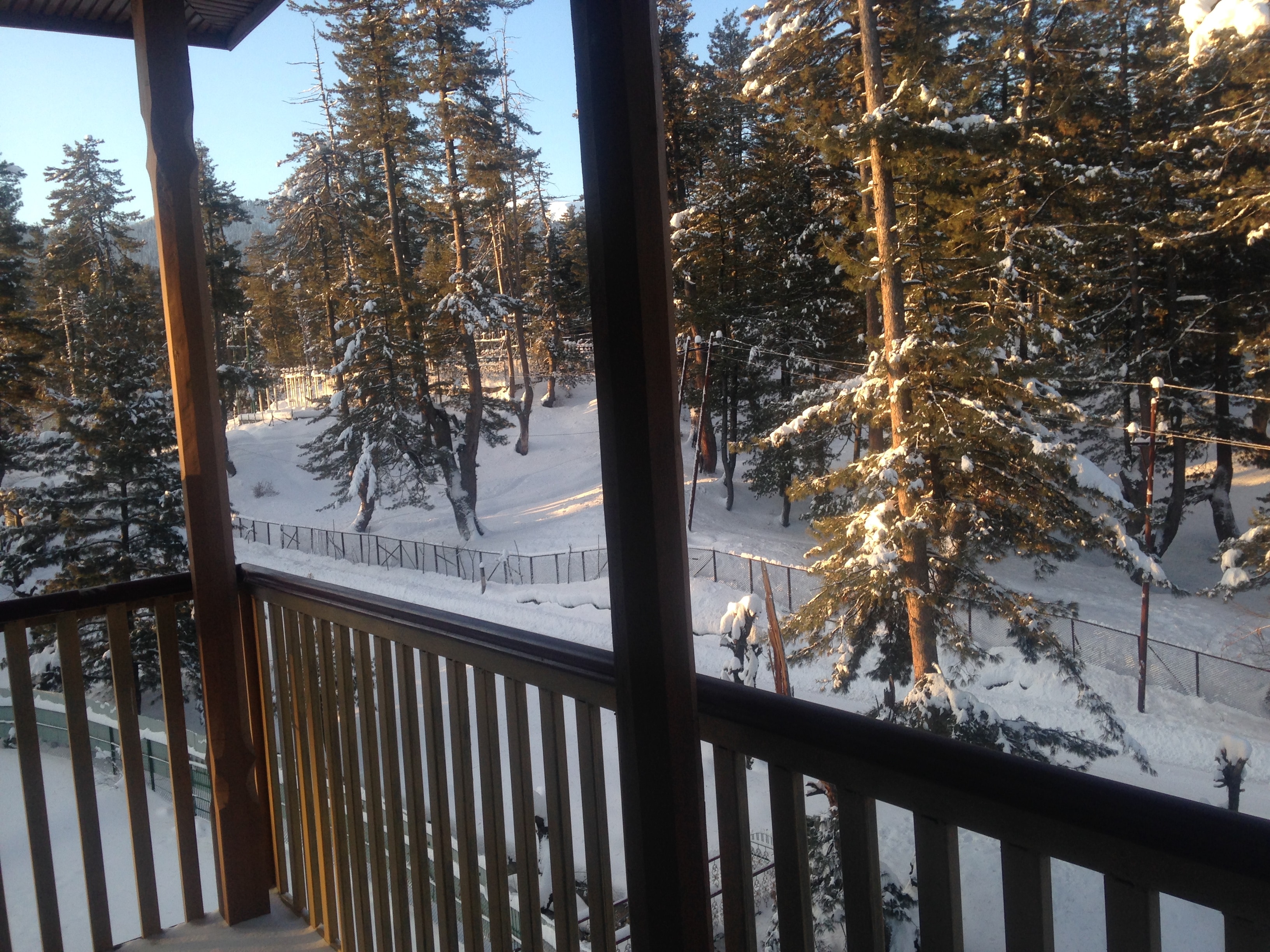 Hotel Gulmarg House - Tap to explore photos
