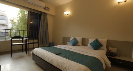 Hotel Sai Dwarka Palace Room Type - DOUBLE BED Non A.C. Room
