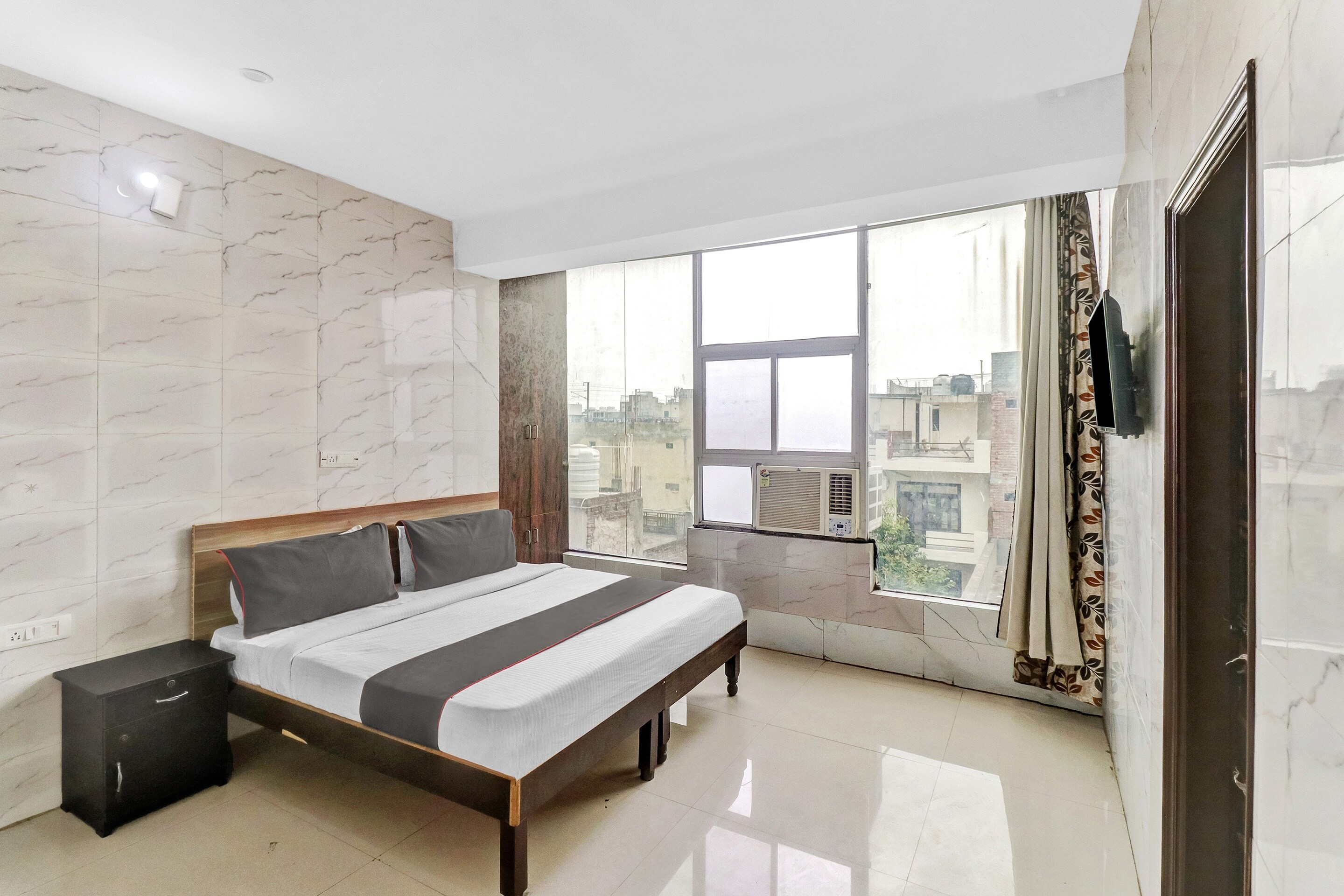 OYO 83030 Delight House - Tap to explore photos
