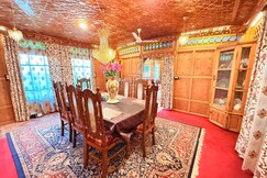 Address of  Royal Dandoo Palace - Houseboat