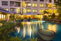 Lasalle Suites & Spa