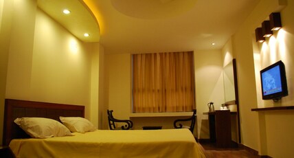 Hotel Four Seasons Room Type - Deluxe Room