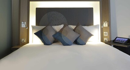 Novotel London Blackfriars Room Type - Executive Premium Room with Queen size bed Novotel London Blackfriars Room Type - Executive Premium Room with Queen size bed
