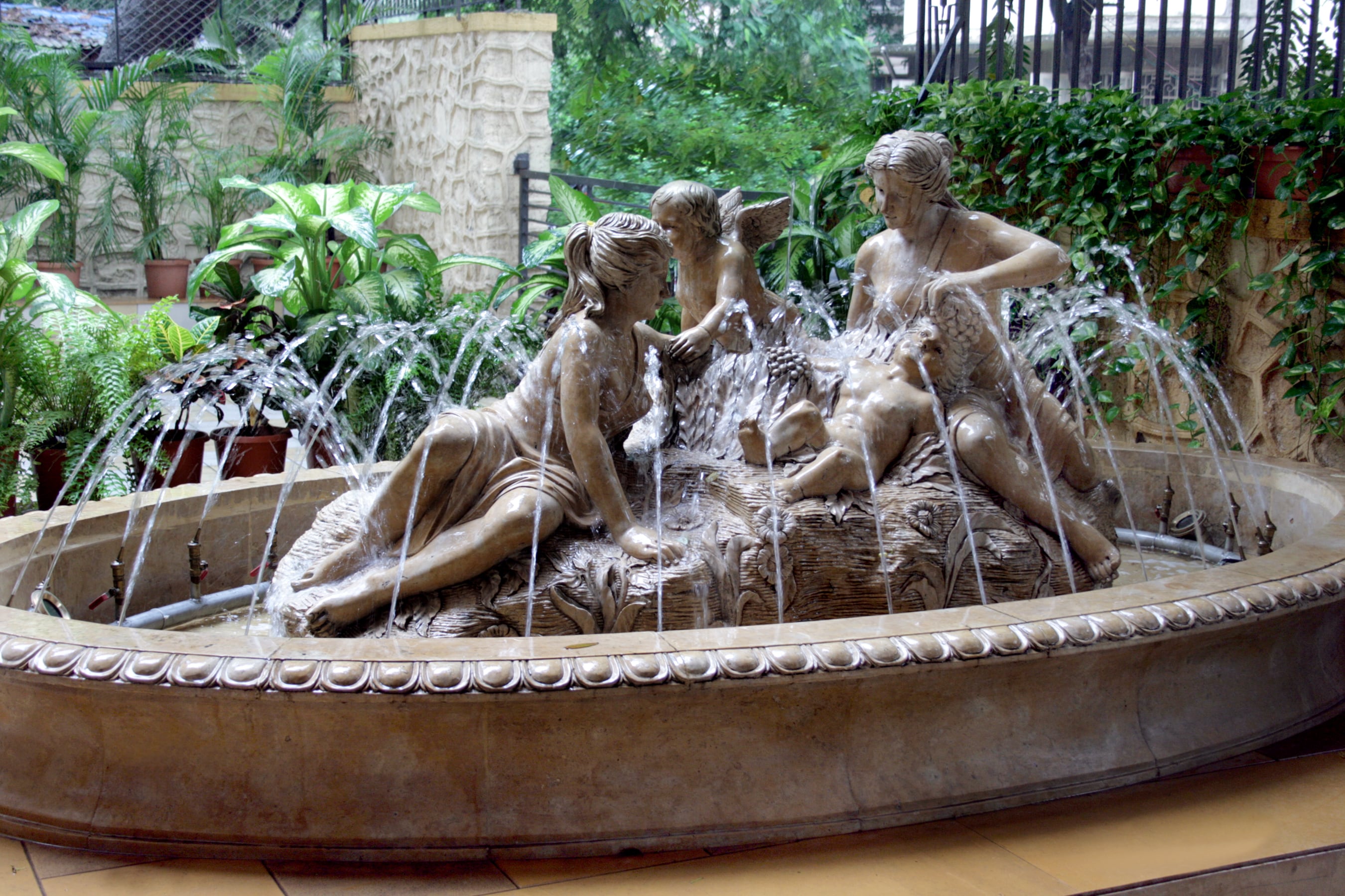 HR Residency - Tap to explore photos