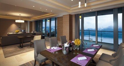Crowne Plaza HANGZHOUONETHOUSANDISLANDLAKE Room Type - 1 Bedroom Premier Club Suite Lake View
