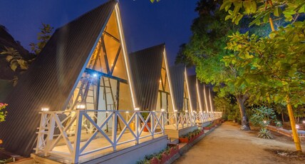 KAMSHET HIGHLAND - GLAMPING & SPA RESORT Room Type - AC Triangle House Cottages