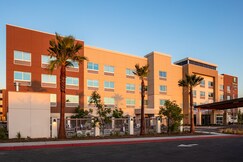 Holiday Inn Express & Suites Moreno Valley - Riverside