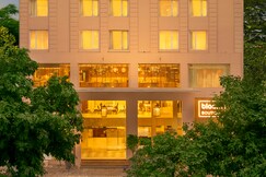 Bloom Boutique | Ranjit Avenue