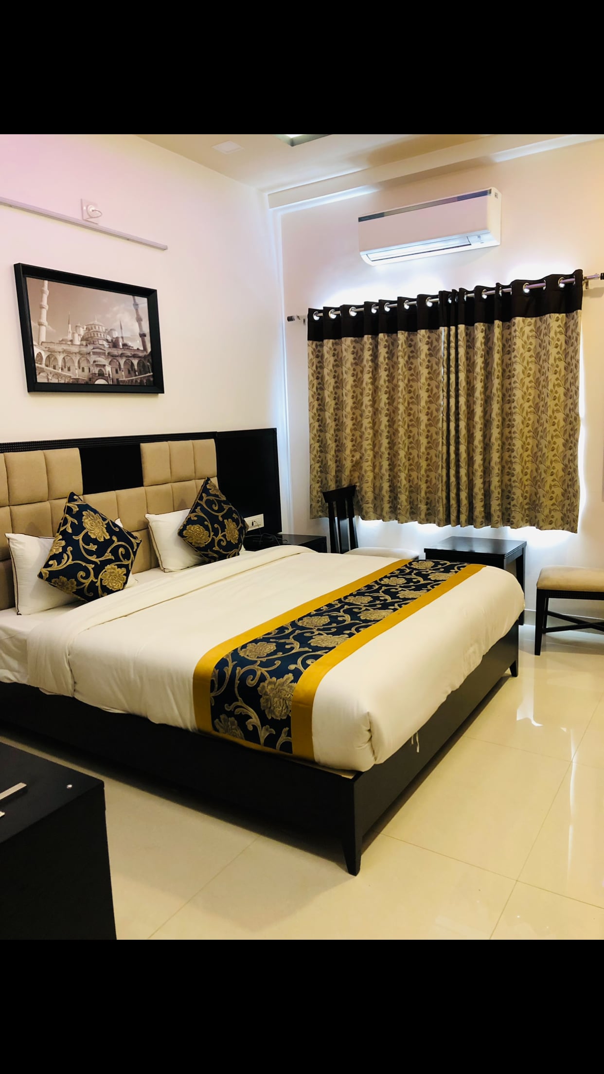 Palace View Hotel - Tap to explore photos