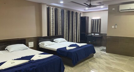 Hotel Sugam Room Type - Deluxe Suite 4 Bed AC