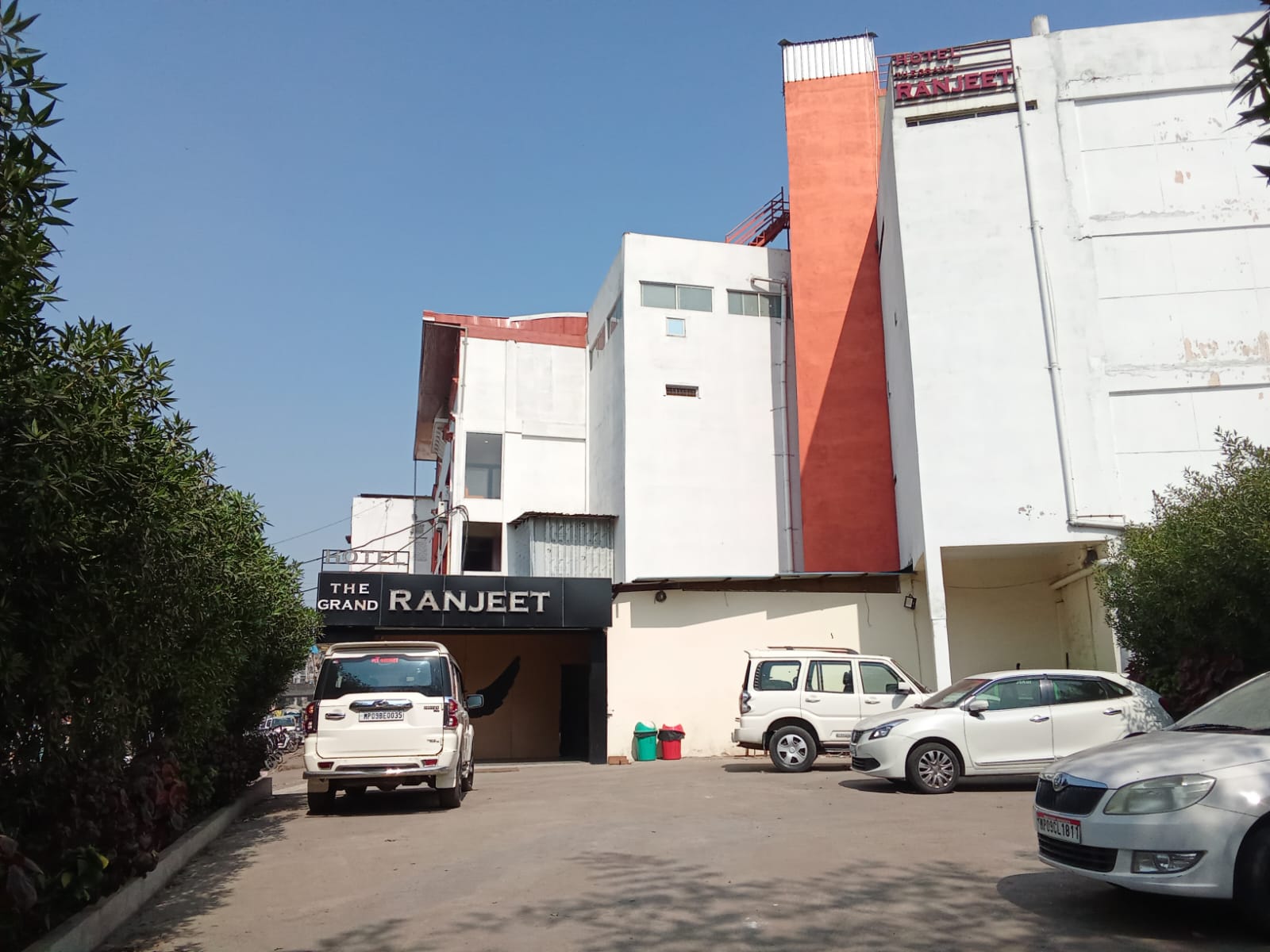 Hotel The Grand Ranjeet - Tap to explore photos