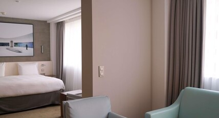Pullman Paris Tour Eiffel Room Type - JUNIOR SUITE 1 king-size bed, 1 double sofa bed, Eiffel Tower view Pullman Paris Tour Eiffel Room Type - JUNIOR SUITE 1 king-size bed, 1 double sofa bed, Eiffel Tower view