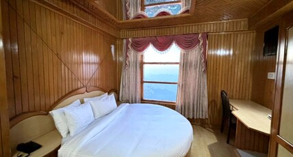 Hotel Amar Palace Shimla Room Type - Family suite Bedroom