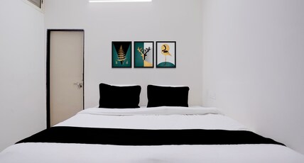 Hotel O BAMU University Road Aurangabad Room Type - Deluxe Room