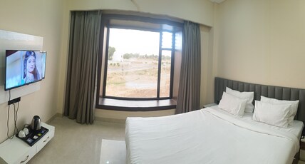 Viraj Hotel & Restaurant Room Type - Jacuzzi Room