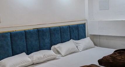 Shrialaya Room Type - Luxury room with king size bed